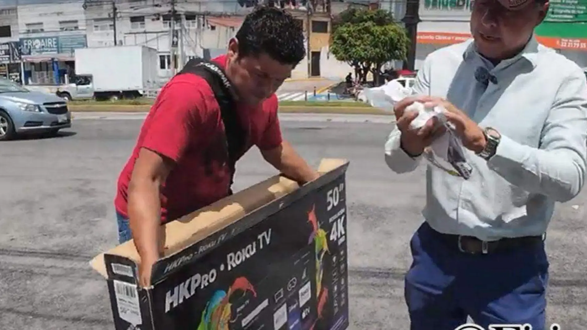 cansando de ver llorar a sus hijos le hace el gasto a Salinos pliego 